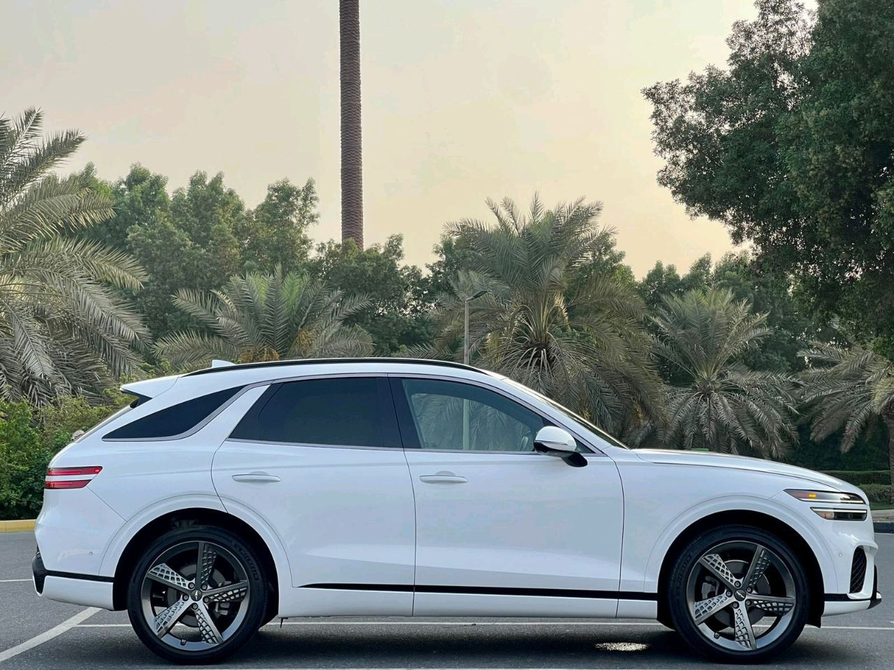 Genesis GV70 - Image 3
