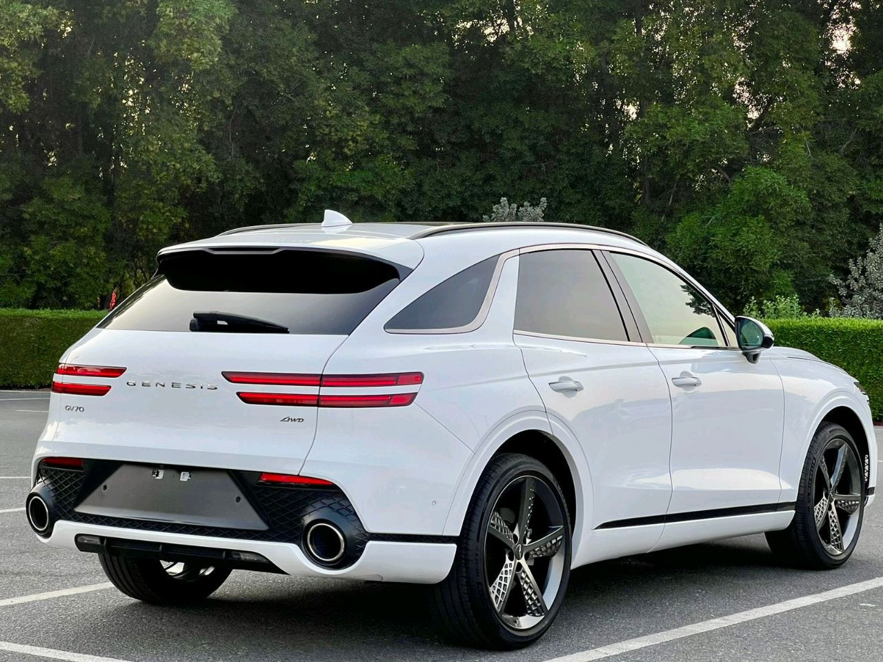 Genesis GV70 - Image 10