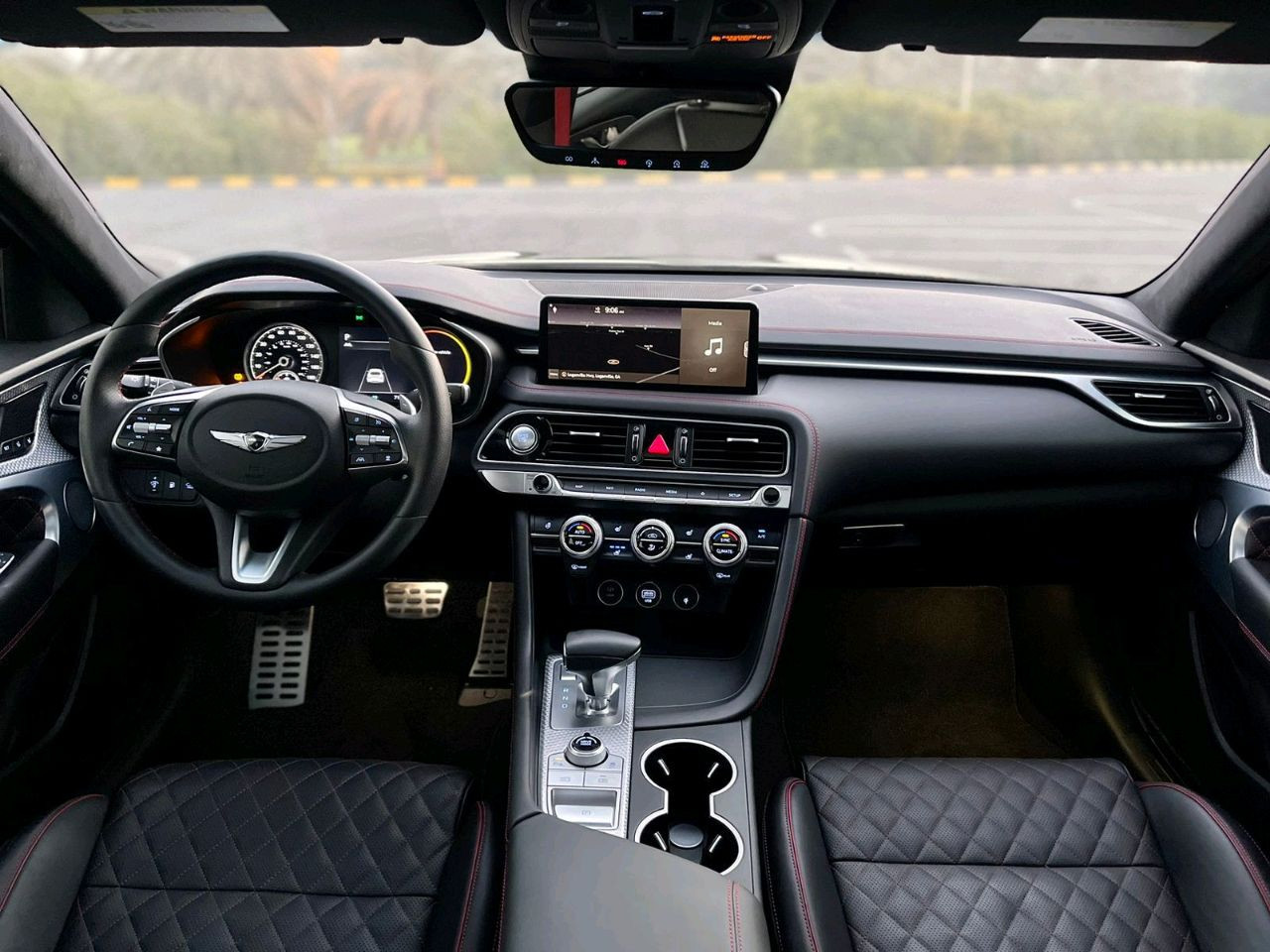 Genesis G 70 - Image 12