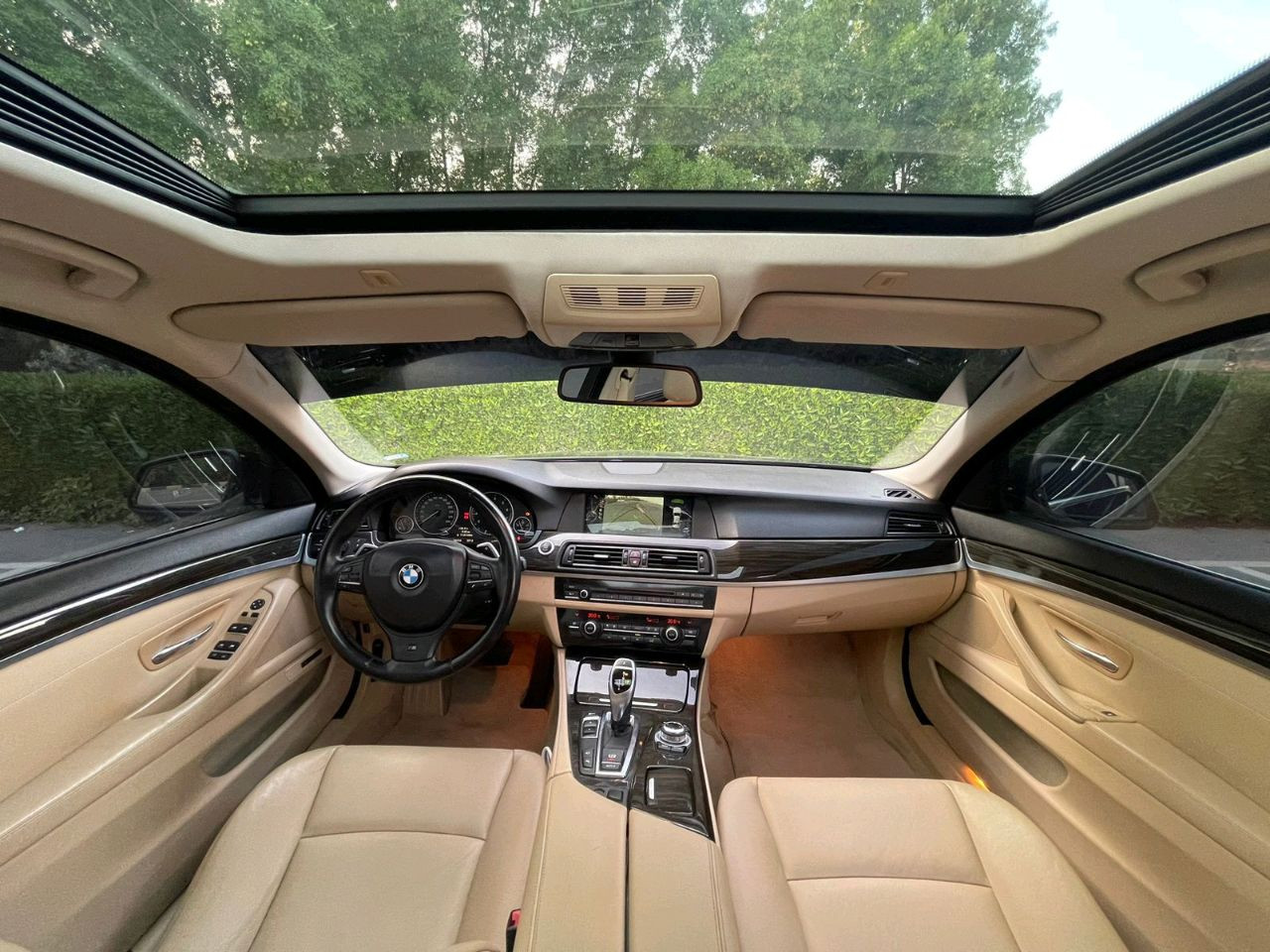 BMW 5-Series - Image 7