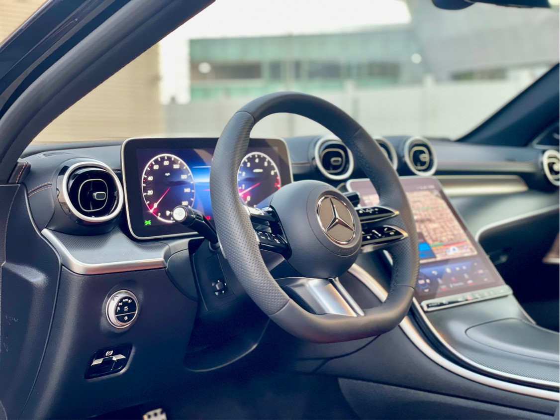 Mercedes Benz C-Class - Image 12