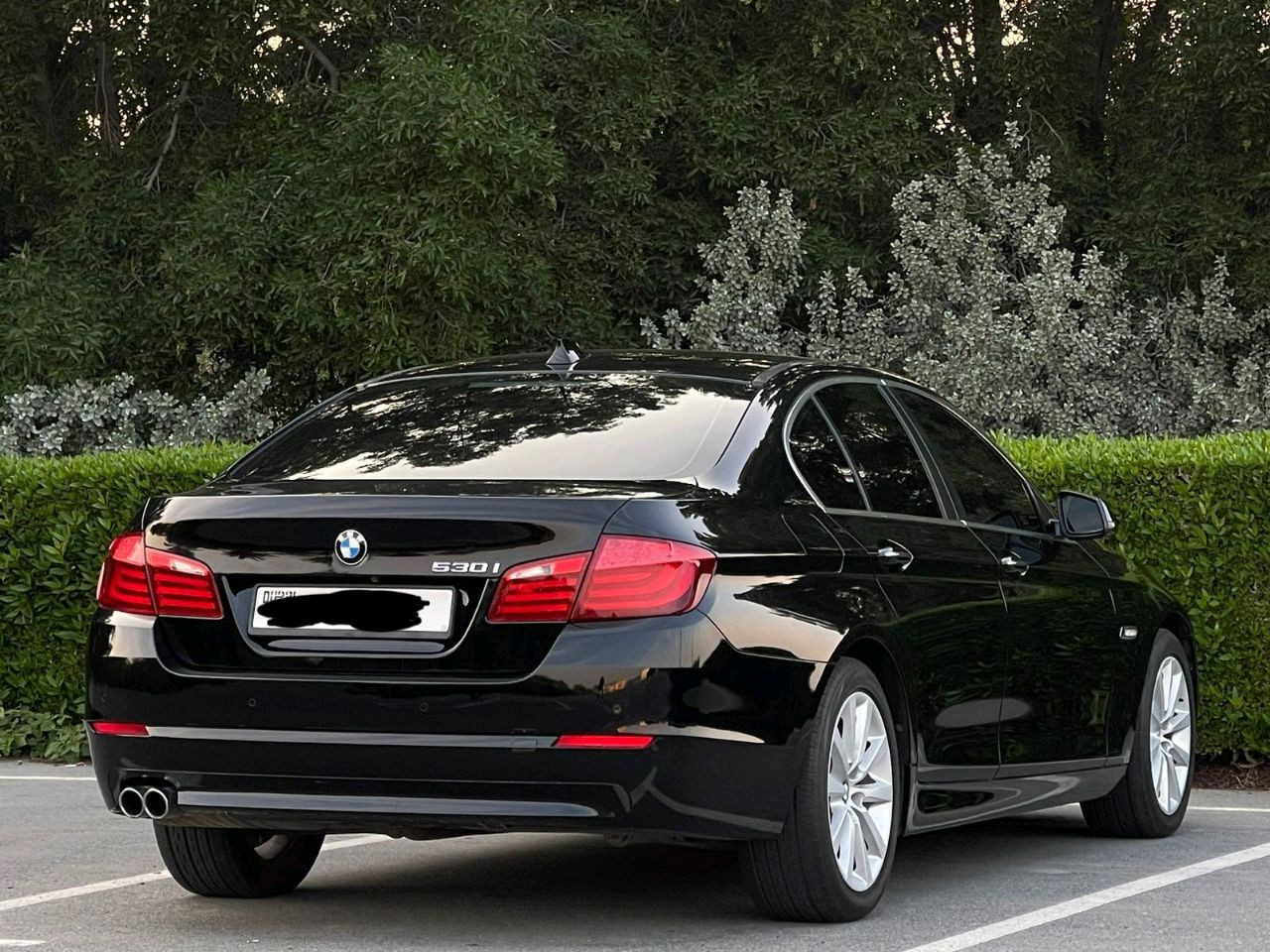 BMW 5-Series - Image 12