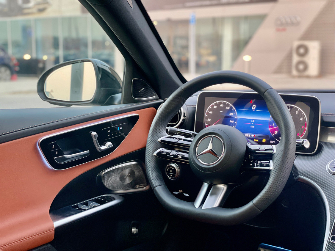 Mercedes Benz C-Class - Image 9