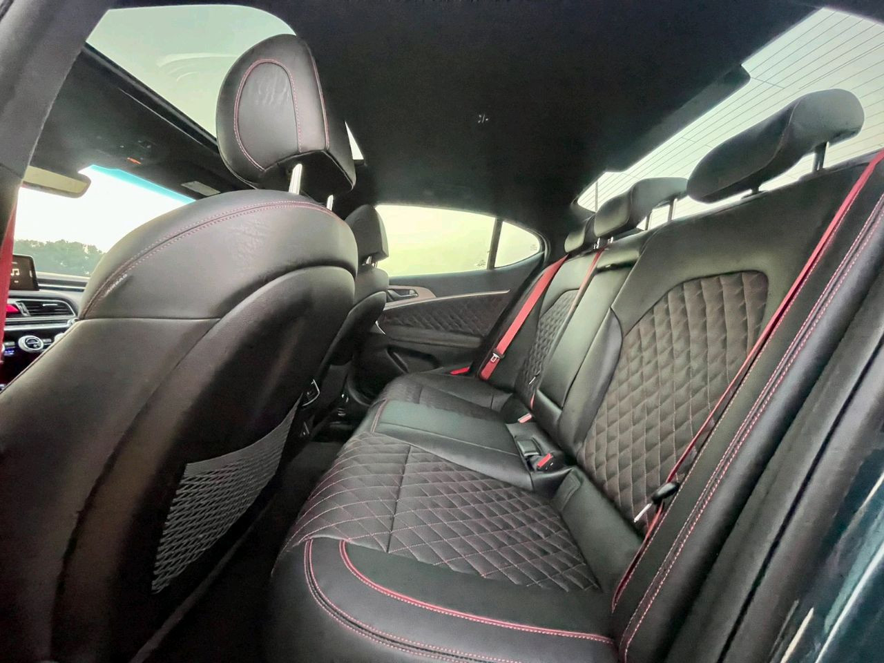 Genesis G 70 - Image 9