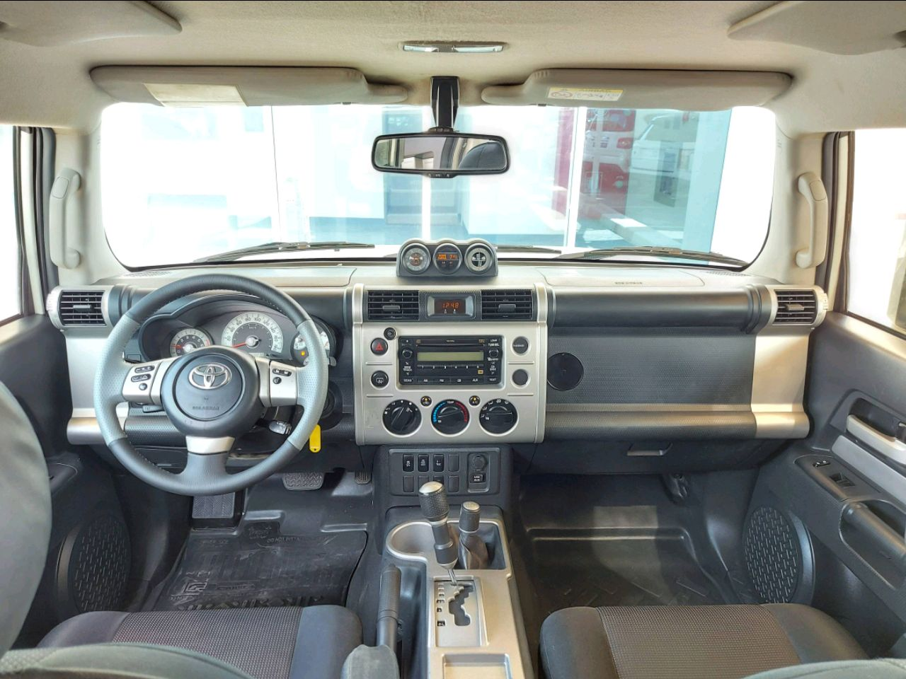 Toyota FJ Cruiser - Image 2