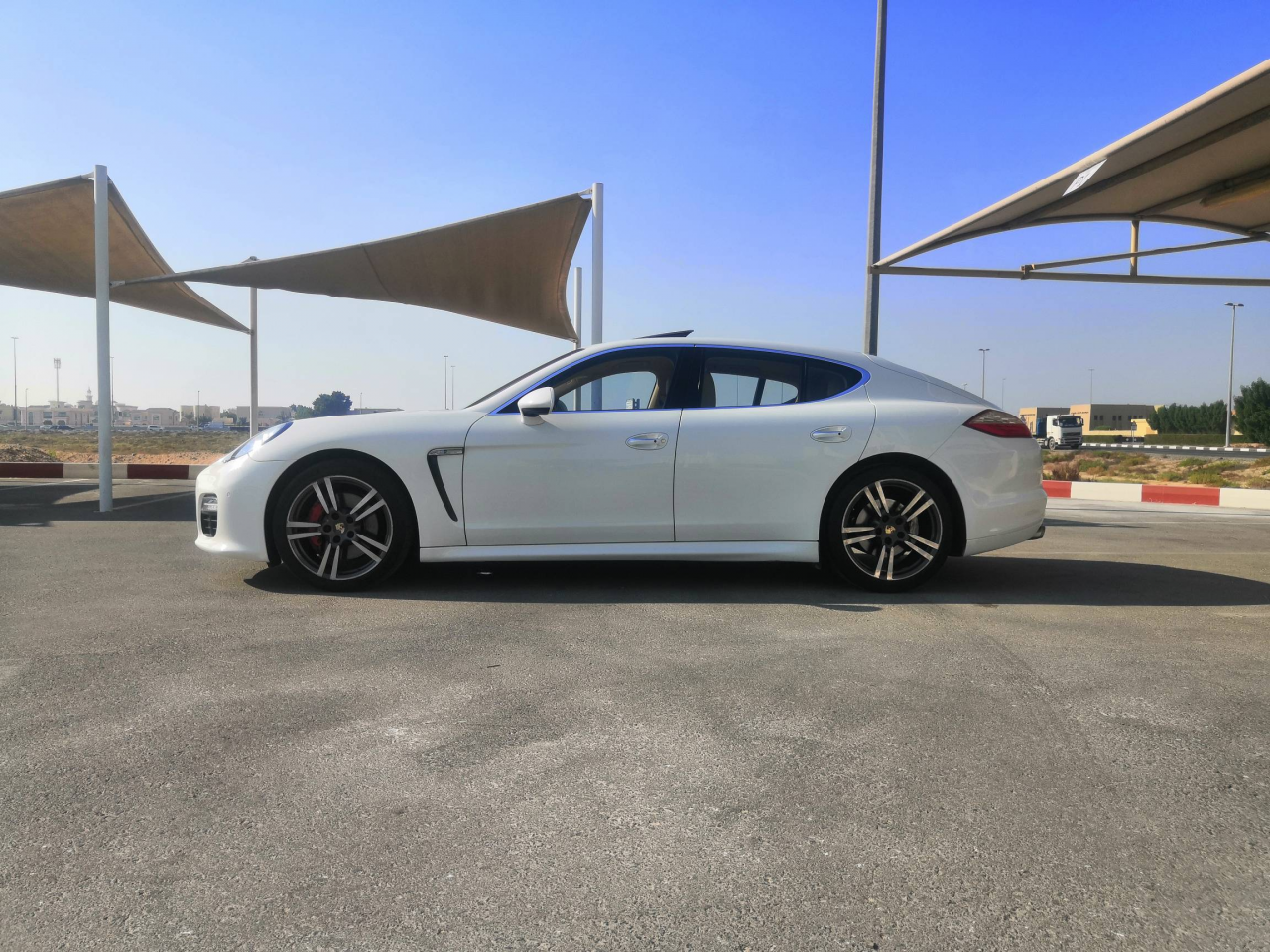 Porsche Panamera - Image 2