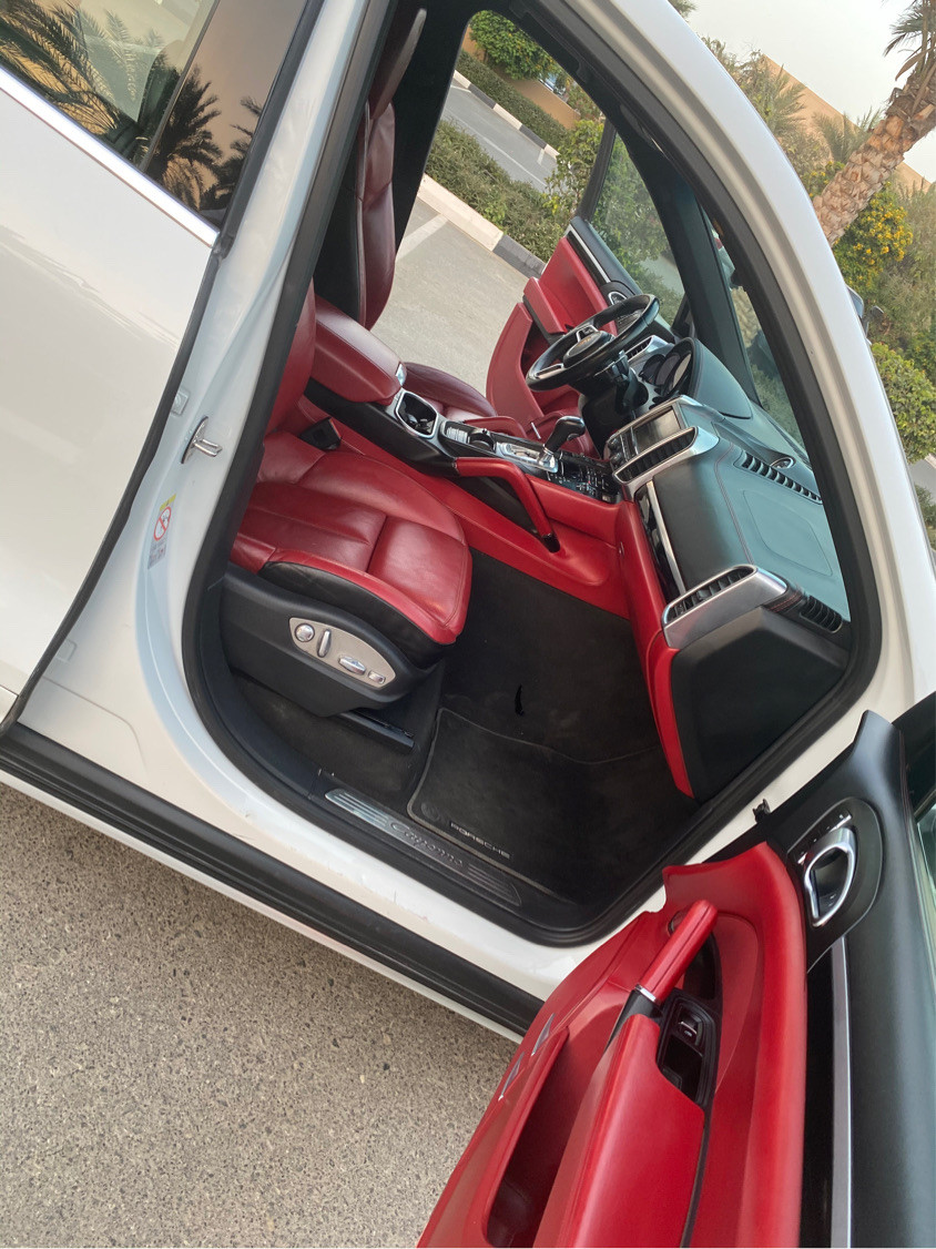 Porsche Cayenne - Image 10