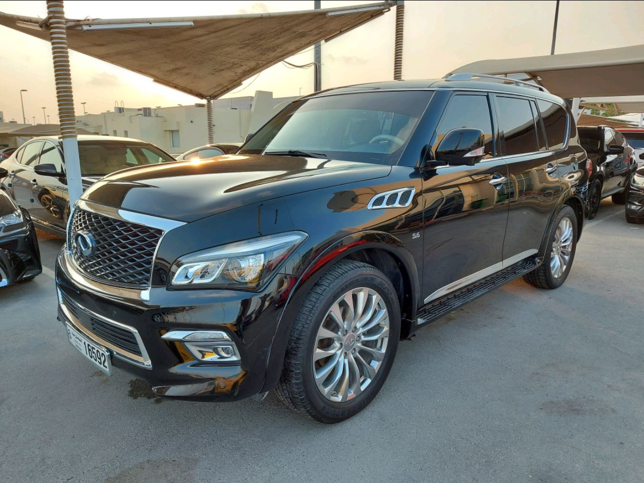 Infiniti QX80