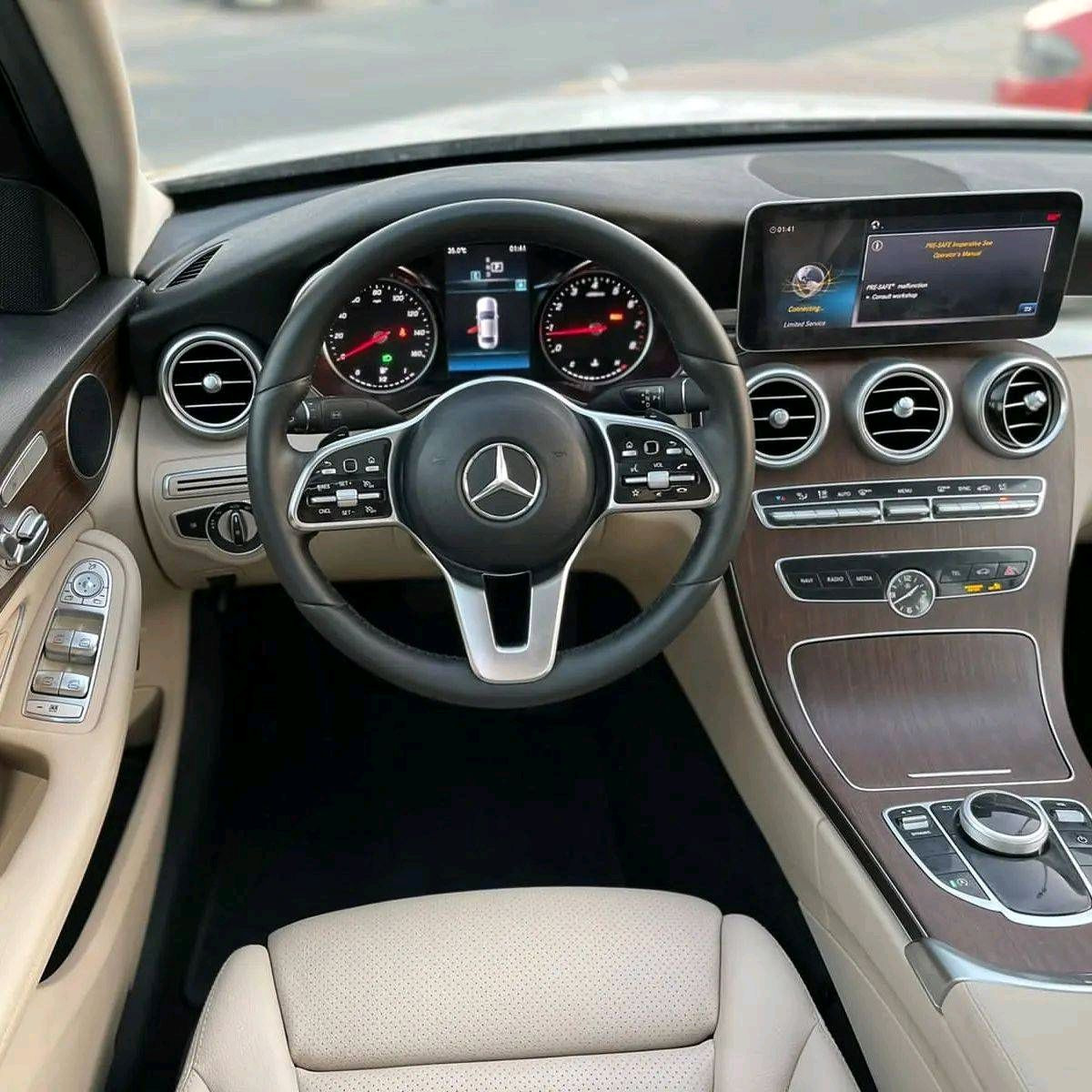 Mercedes Benz C-Class - Image 8