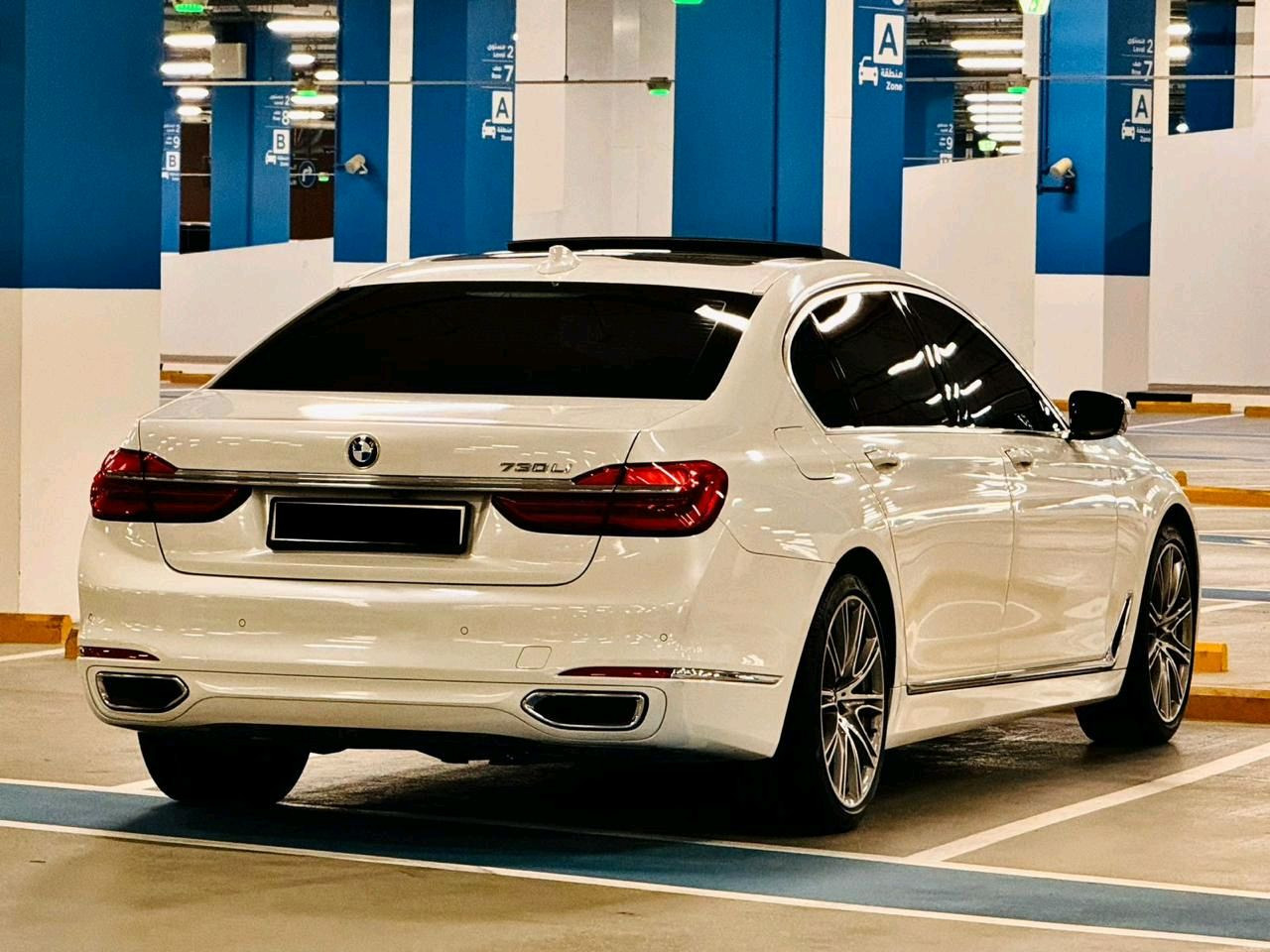 BMW 7-Series - Image 5