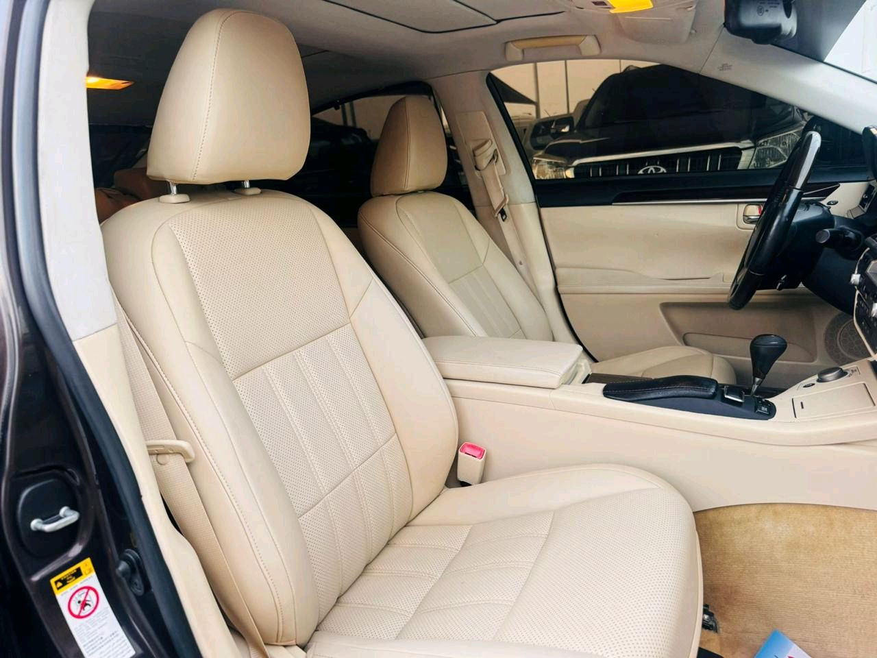 Lexus ES-Series - Image 8