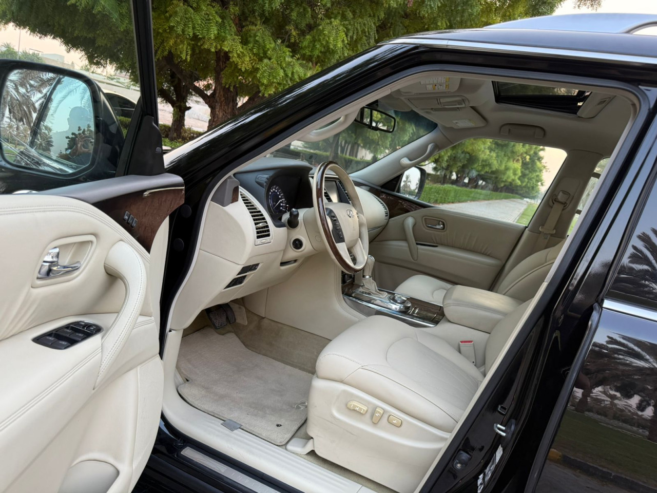 Infiniti QX56 - Image 11