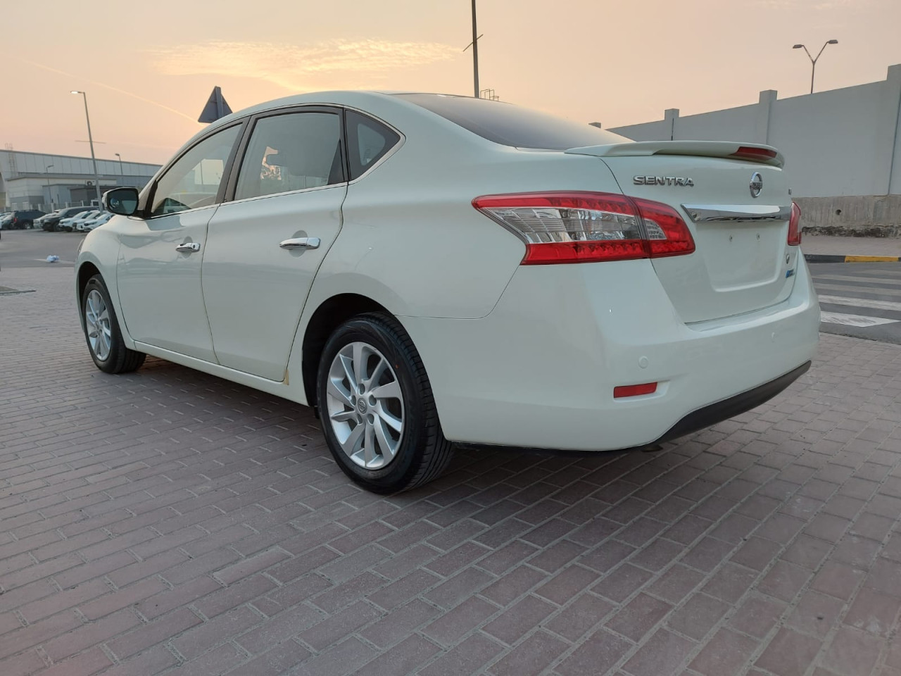 Nissan Sentra - Image 4