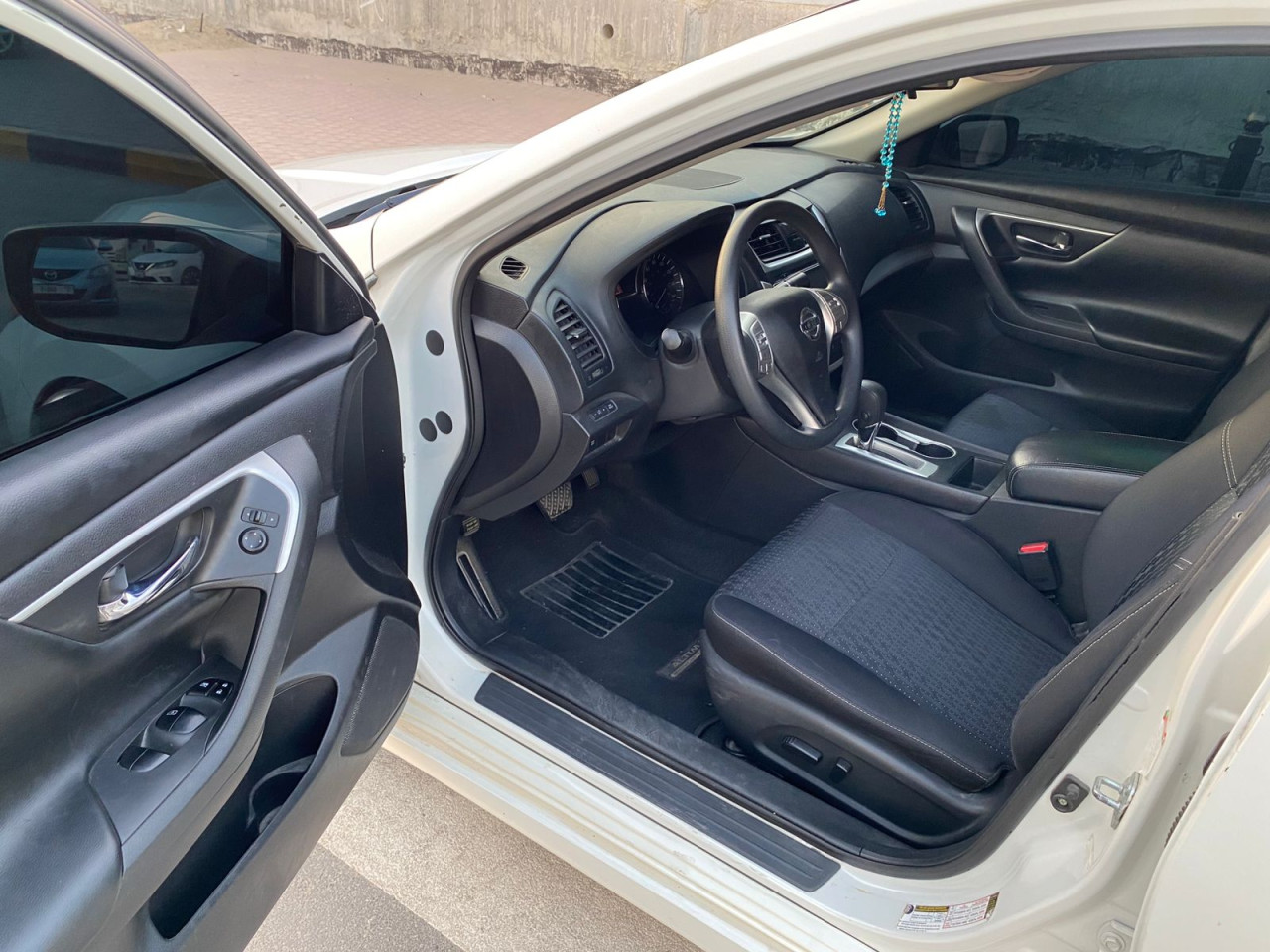 Nissan Altima - Image 11