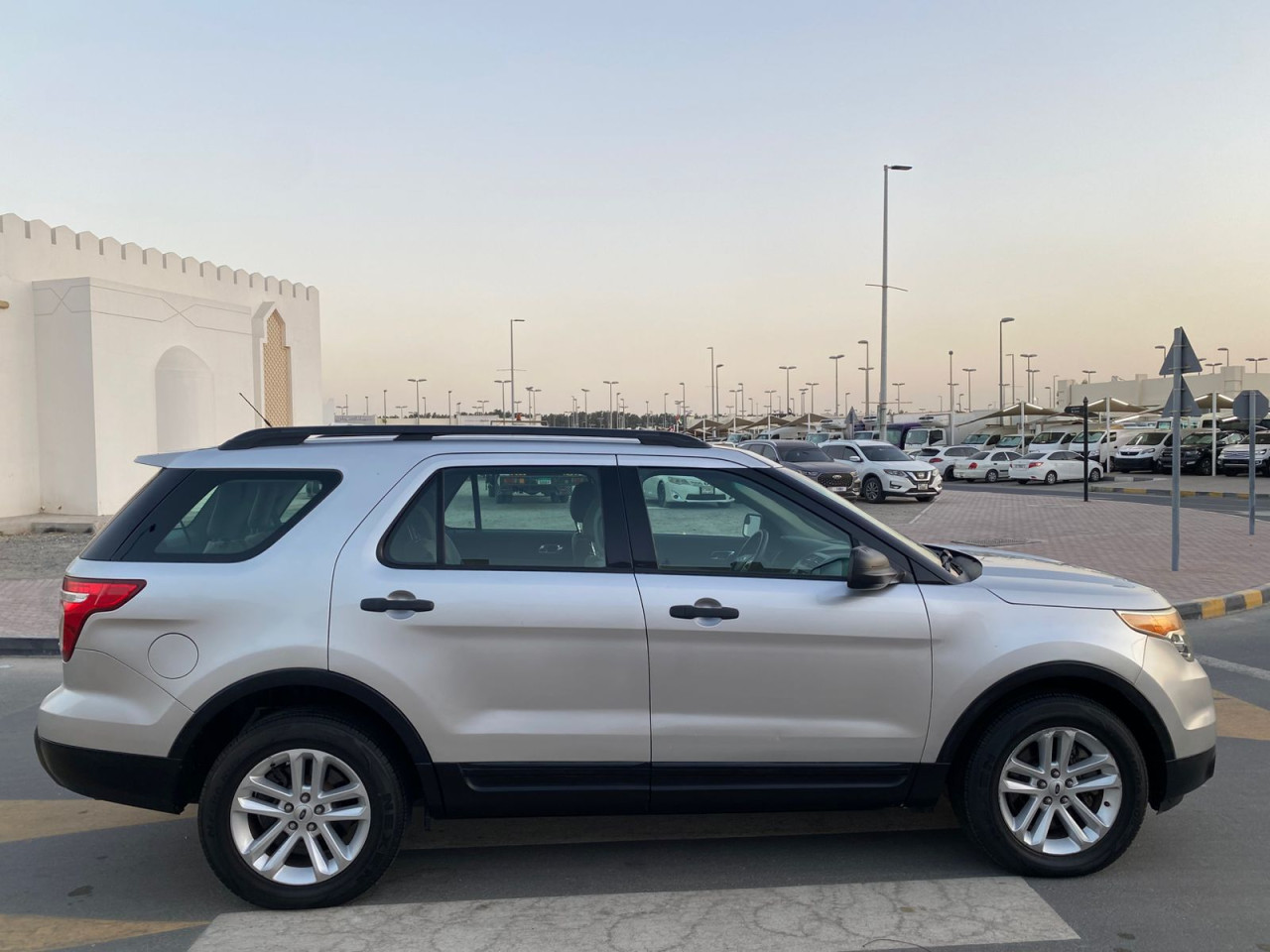 Ford Explorer - Image 5