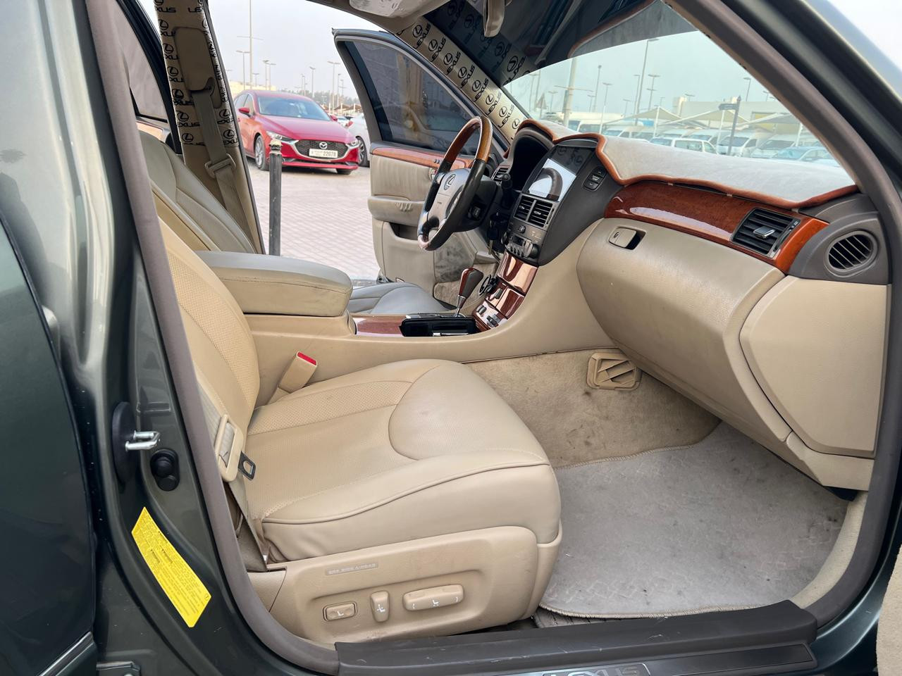 Lexus LS-Series - Image 11