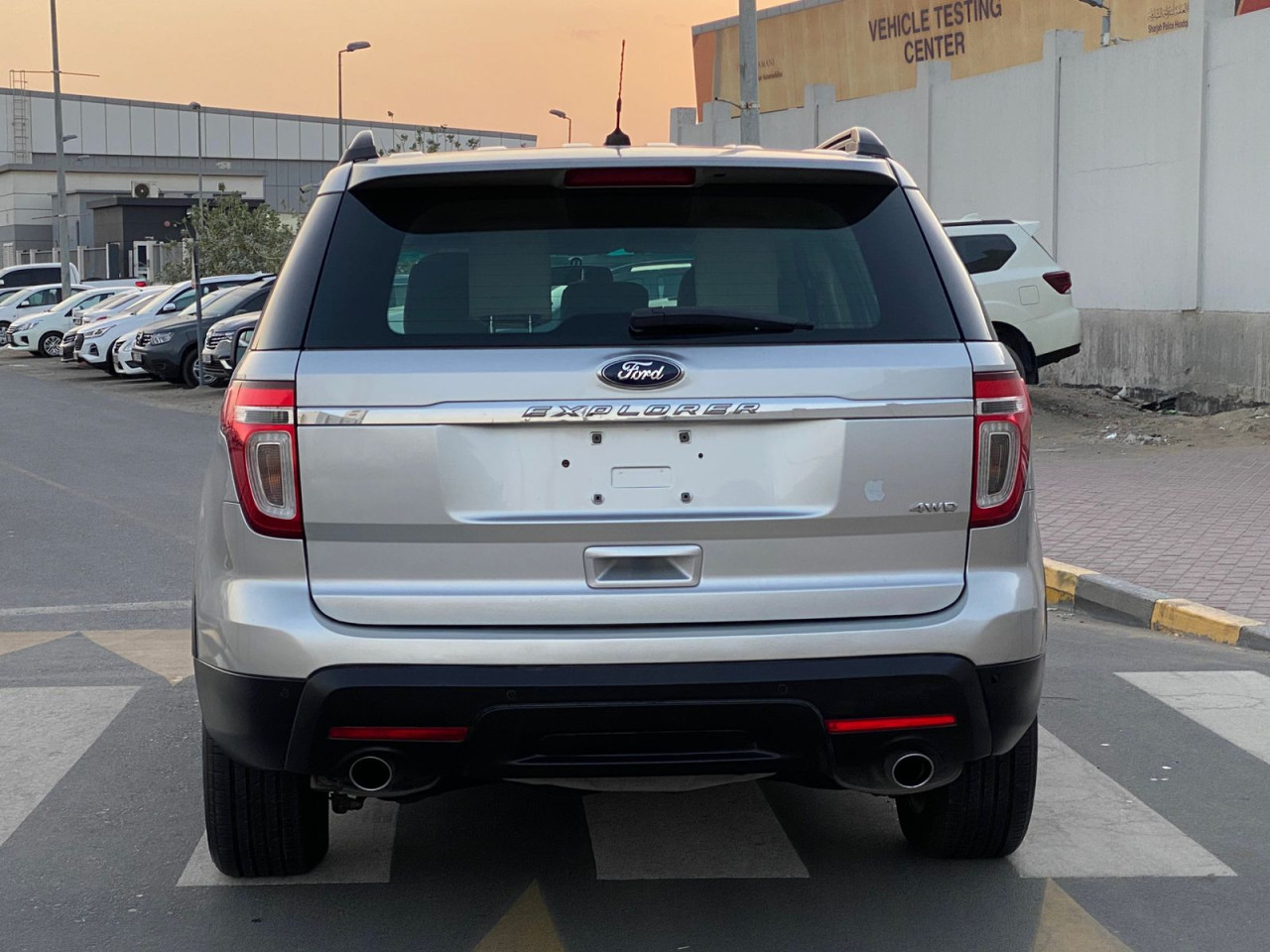 Ford Explorer - Image 3