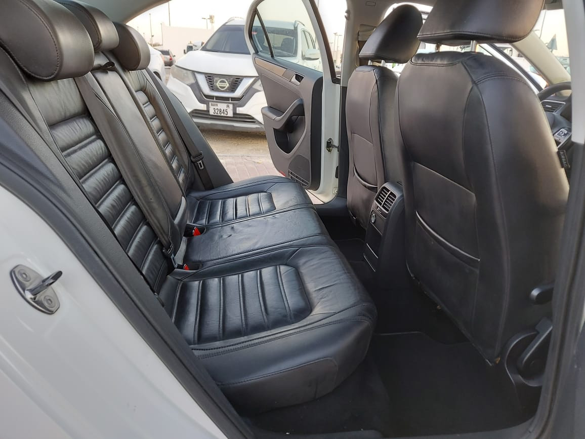 Volkswagen Jetta - Image 8