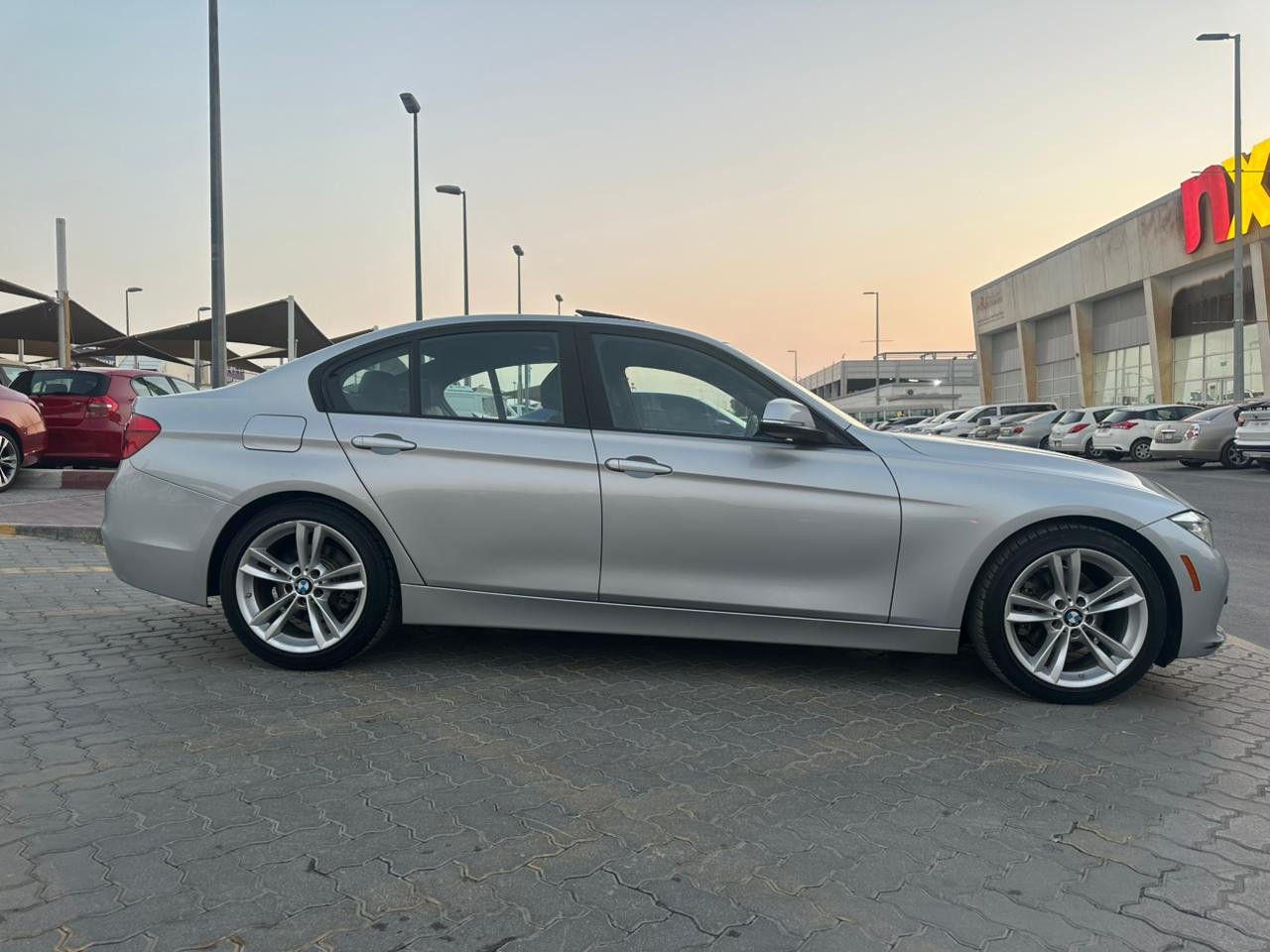 BMW 3-Series - Image 4