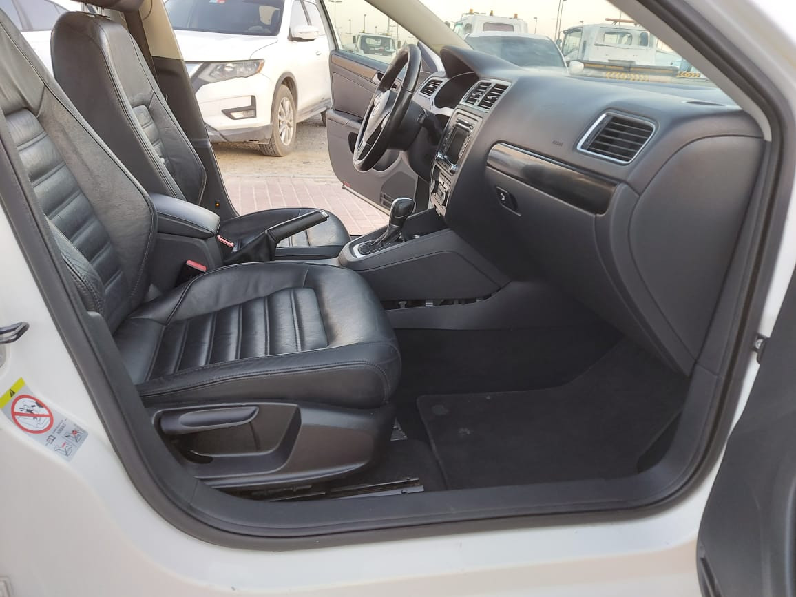 Volkswagen Jetta - Image 9