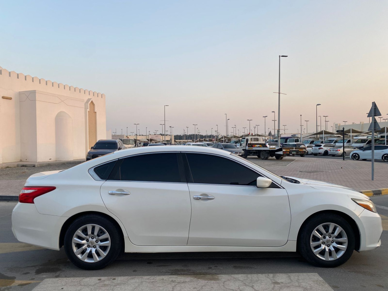 Nissan Altima - Image 8