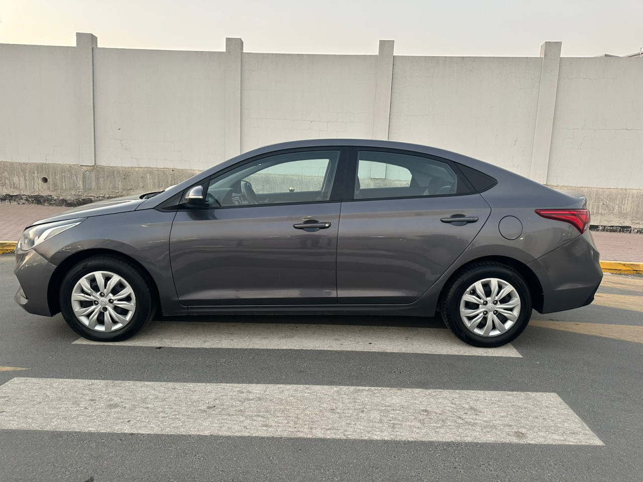 Hyundai Accent - Image 6