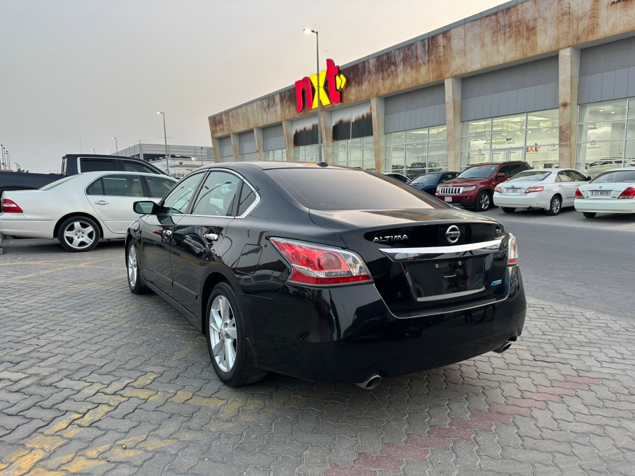 Nissan Altima - Image 9