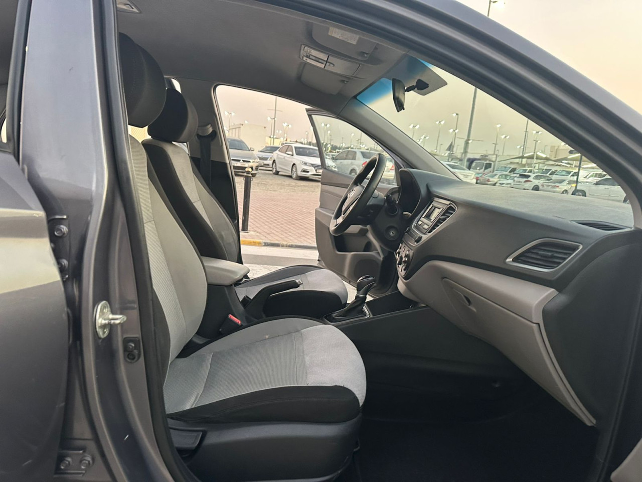 Hyundai Accent - Image 12