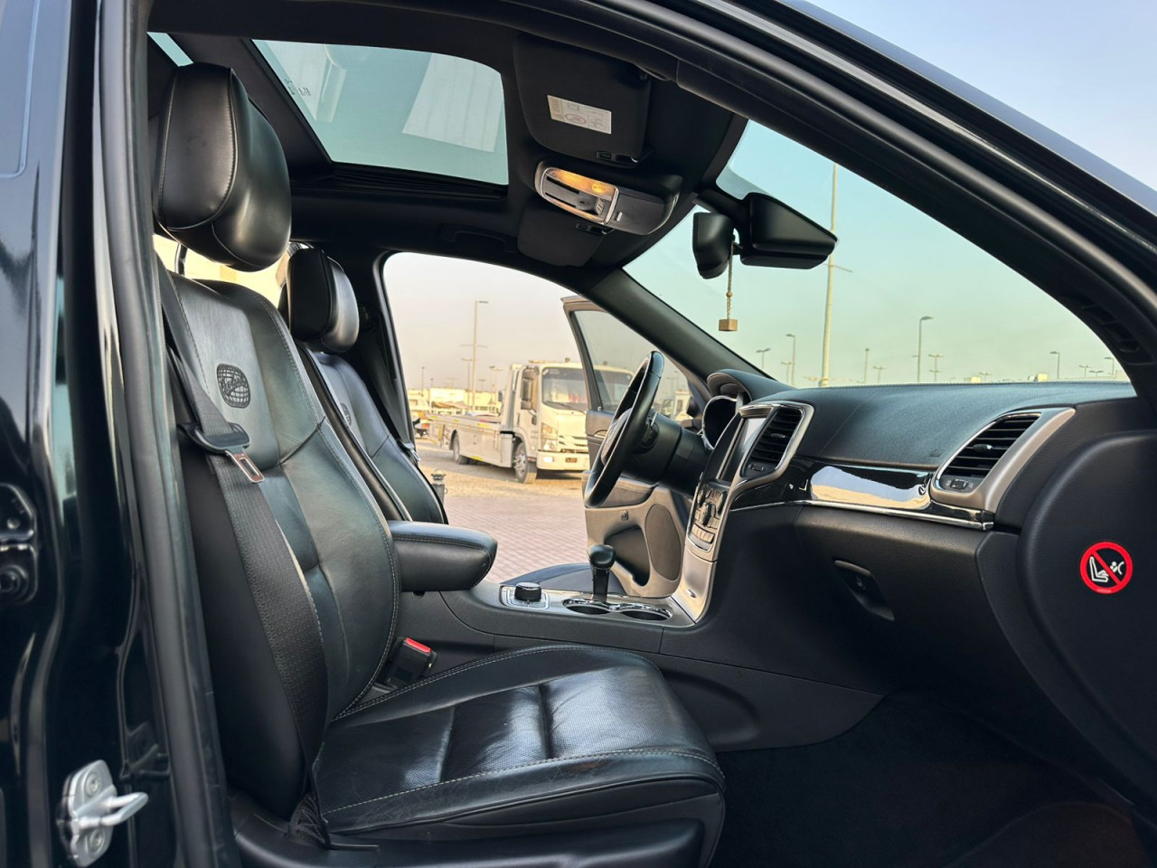 Jeep Grand Cherokee - Image 11