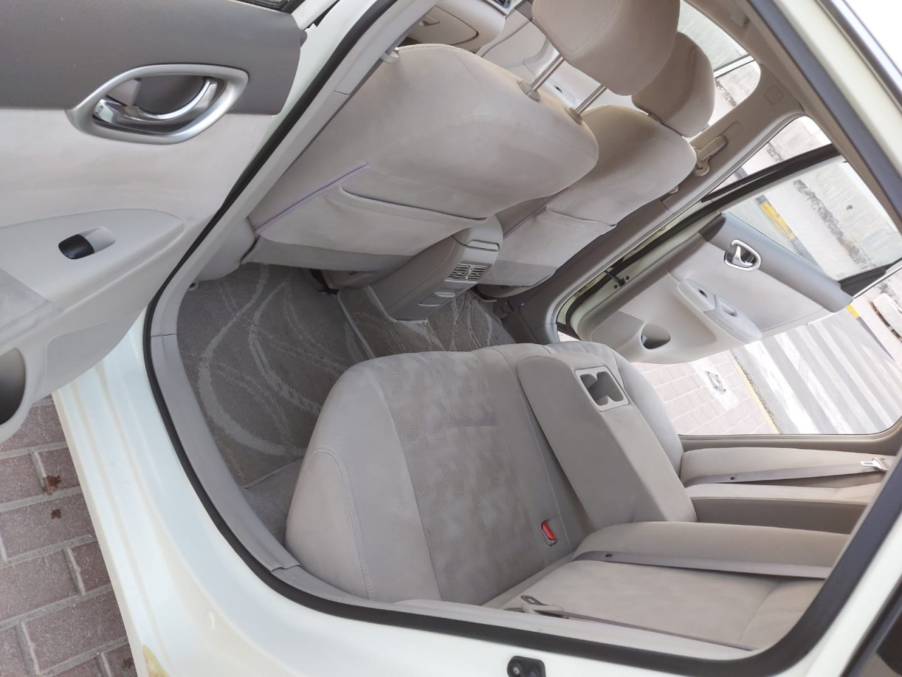 Nissan Sentra - Image 11