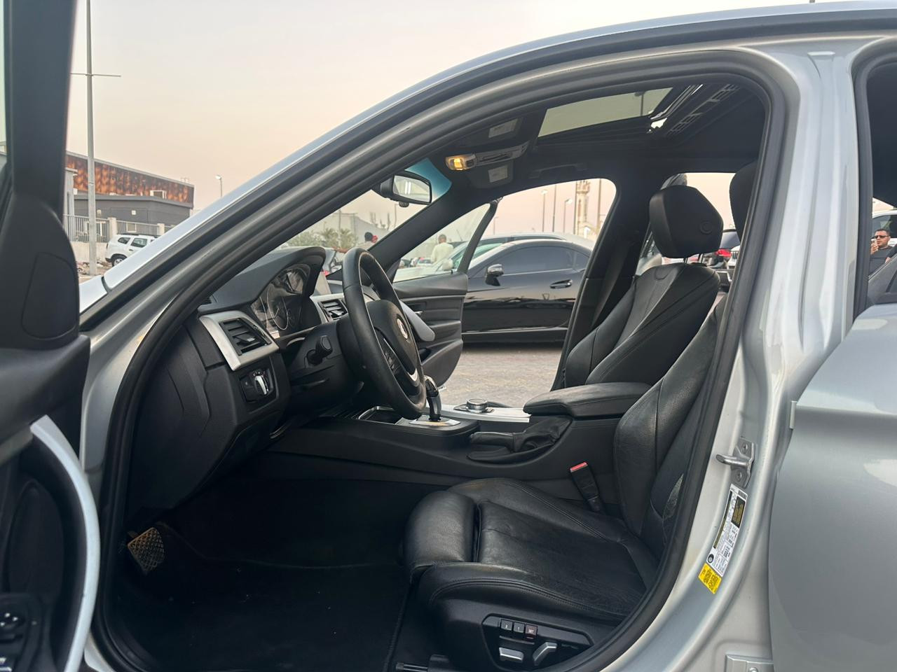 BMW 3-Series - Image 11