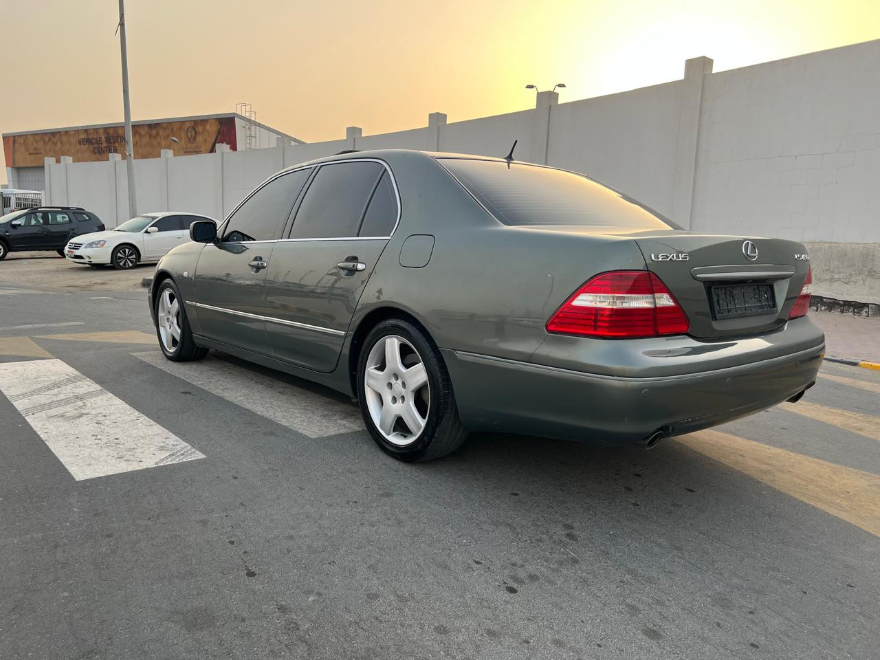 Lexus LS-Series - Image 10
