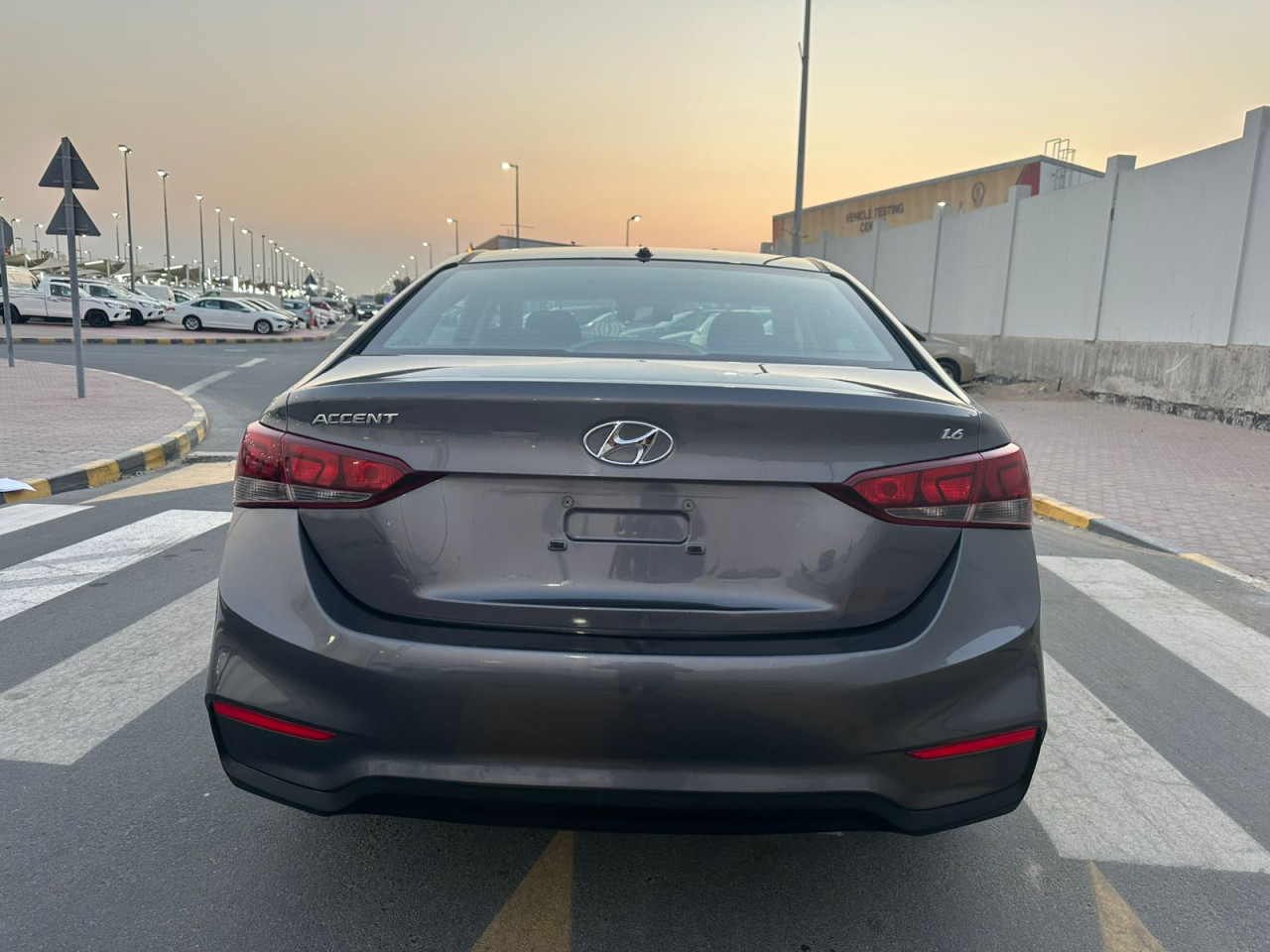 Hyundai Accent - Image 3