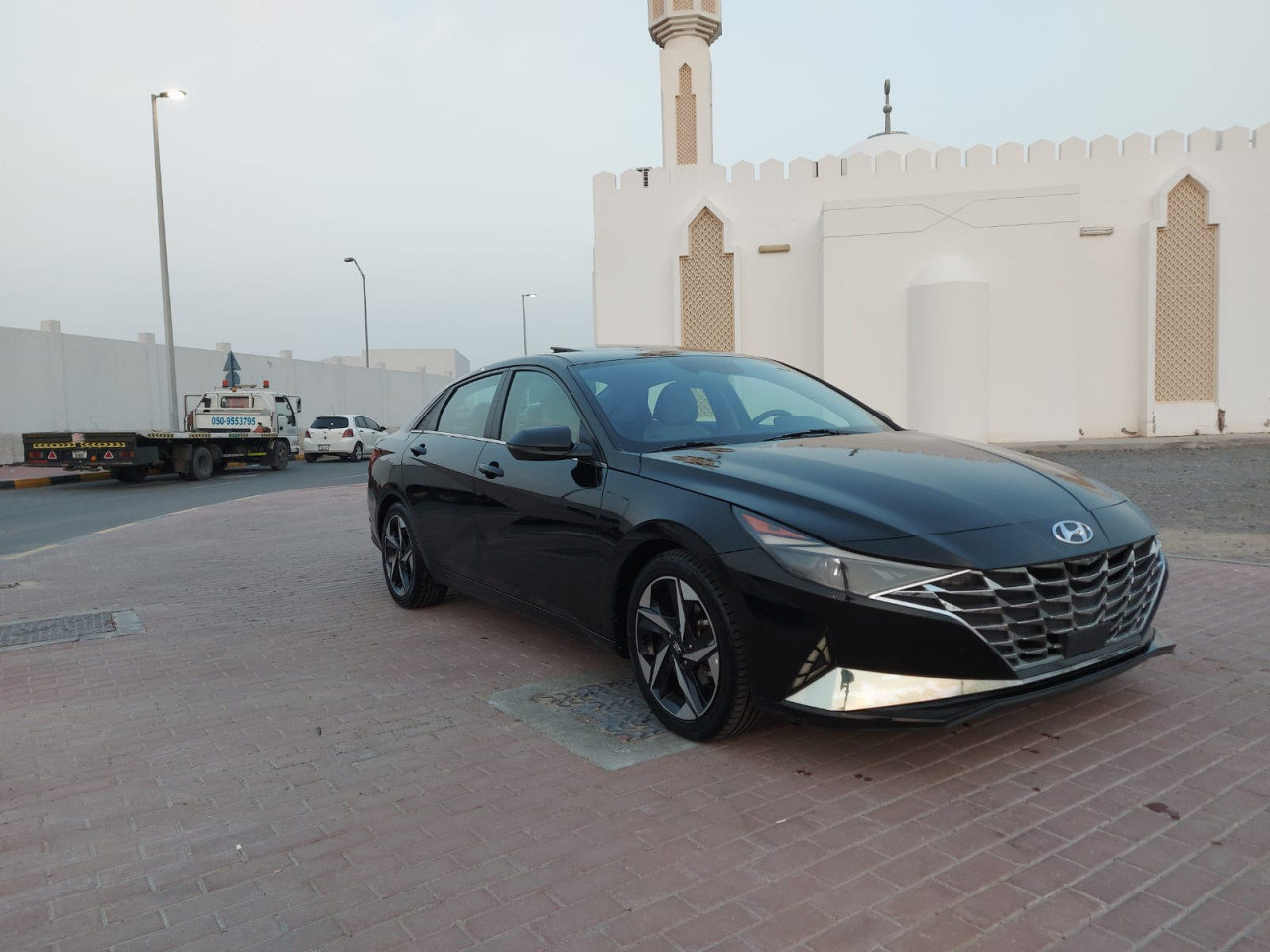 Hyundai Elantra - Image 3