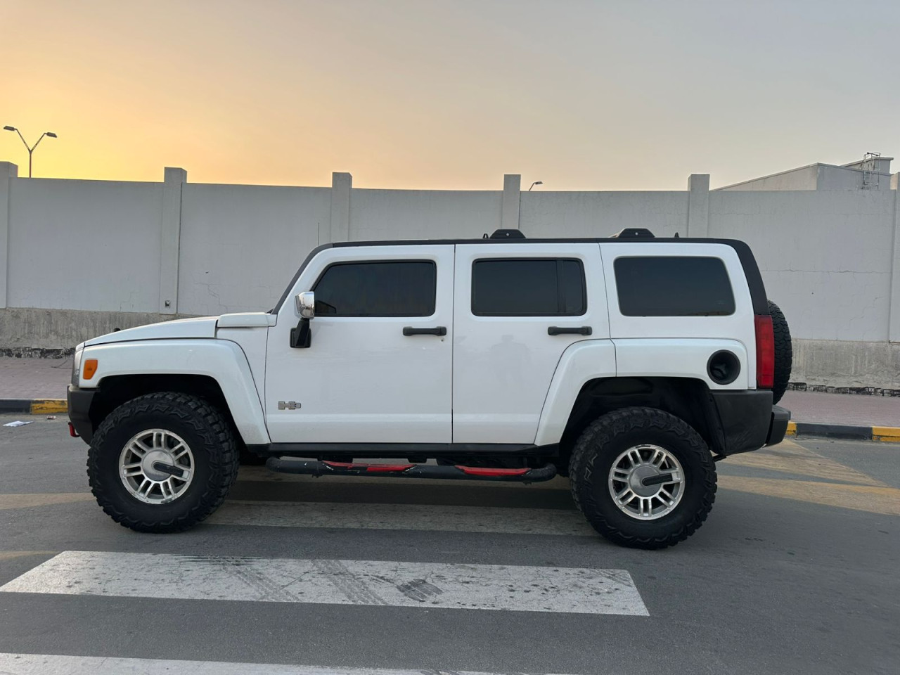 Hummer H3 - Image 4