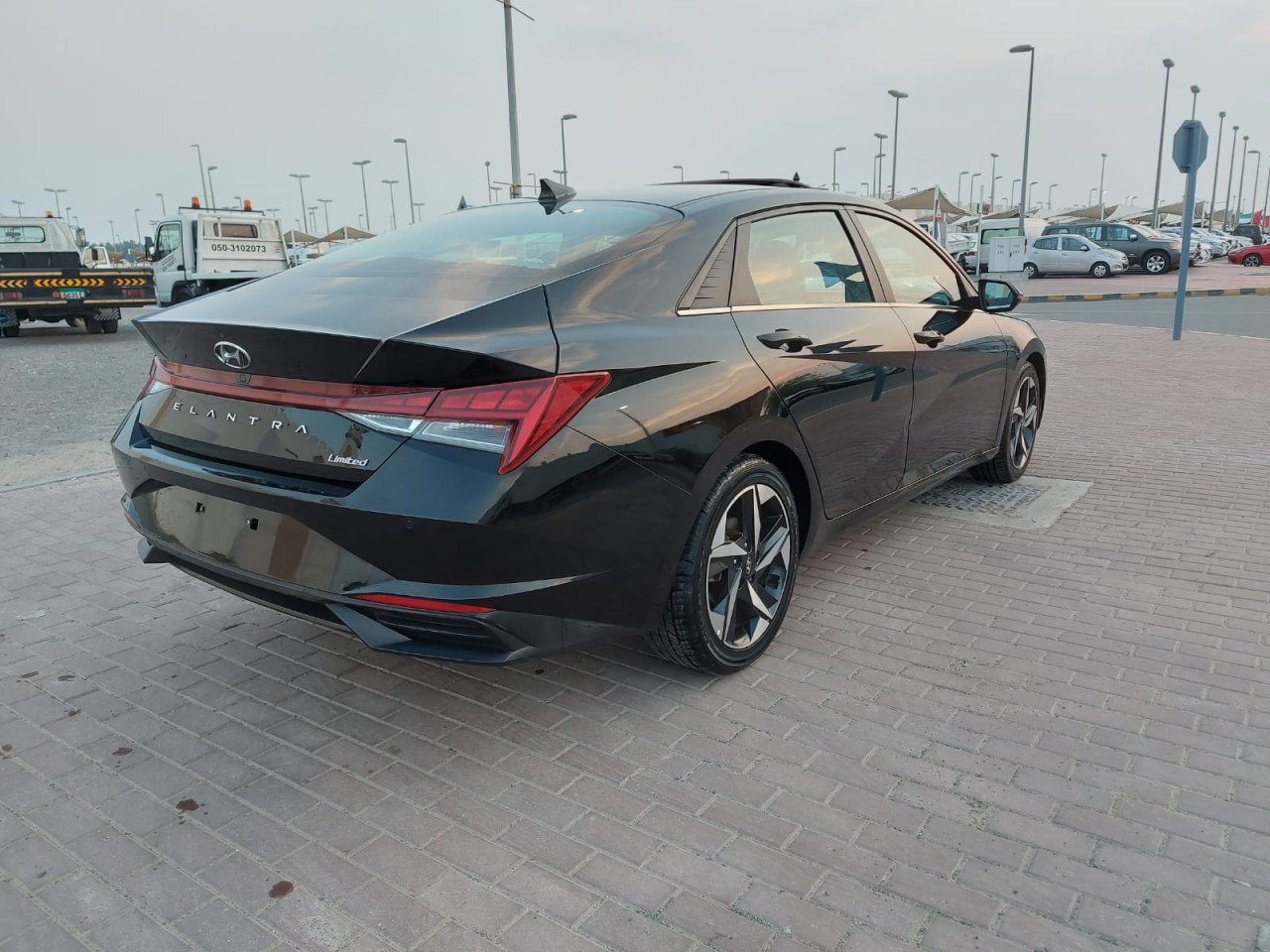 Hyundai Elantra - Image 6