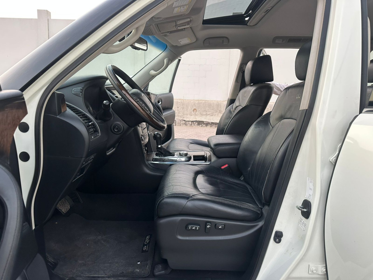 Infiniti QX80 - Image 11