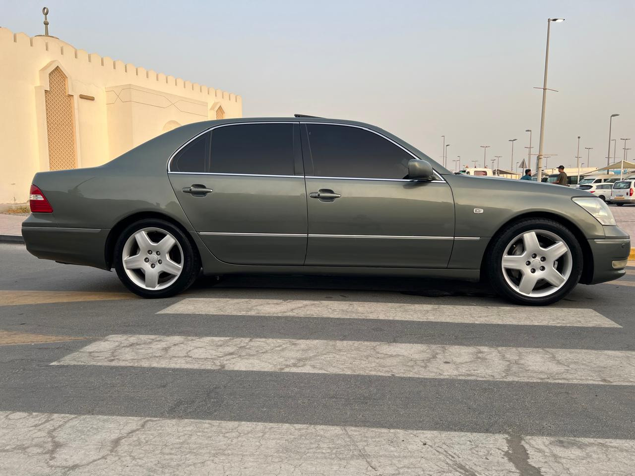 Lexus LS-Series - Image 4