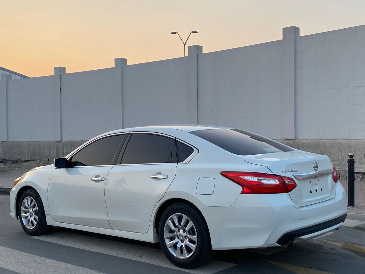 Nissan Altima - Image 6