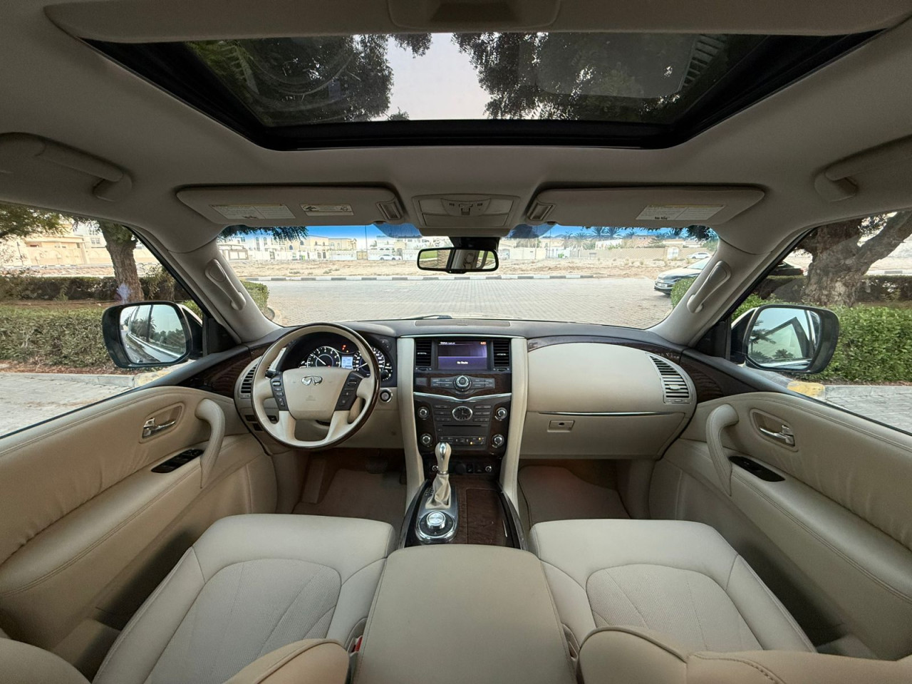 Infiniti QX56 - Image 10