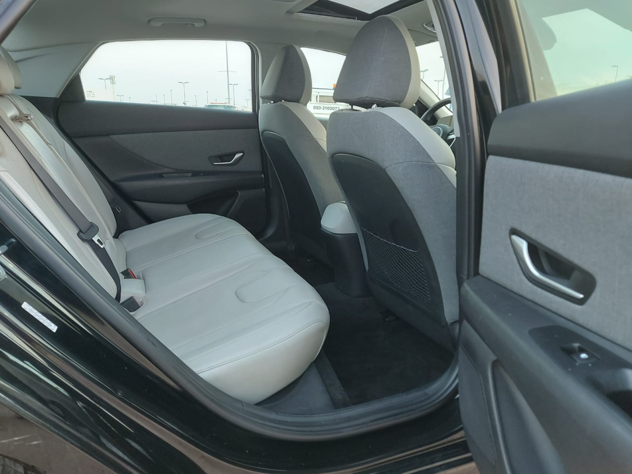 Hyundai Elantra - Image 10