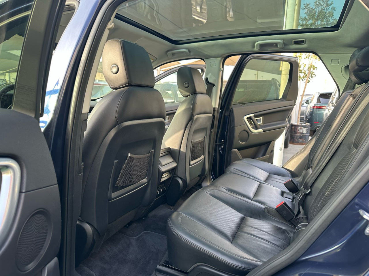 Land Rover Discovery - Image 11