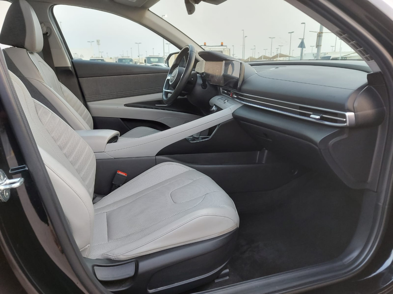 Hyundai Elantra - Image 9