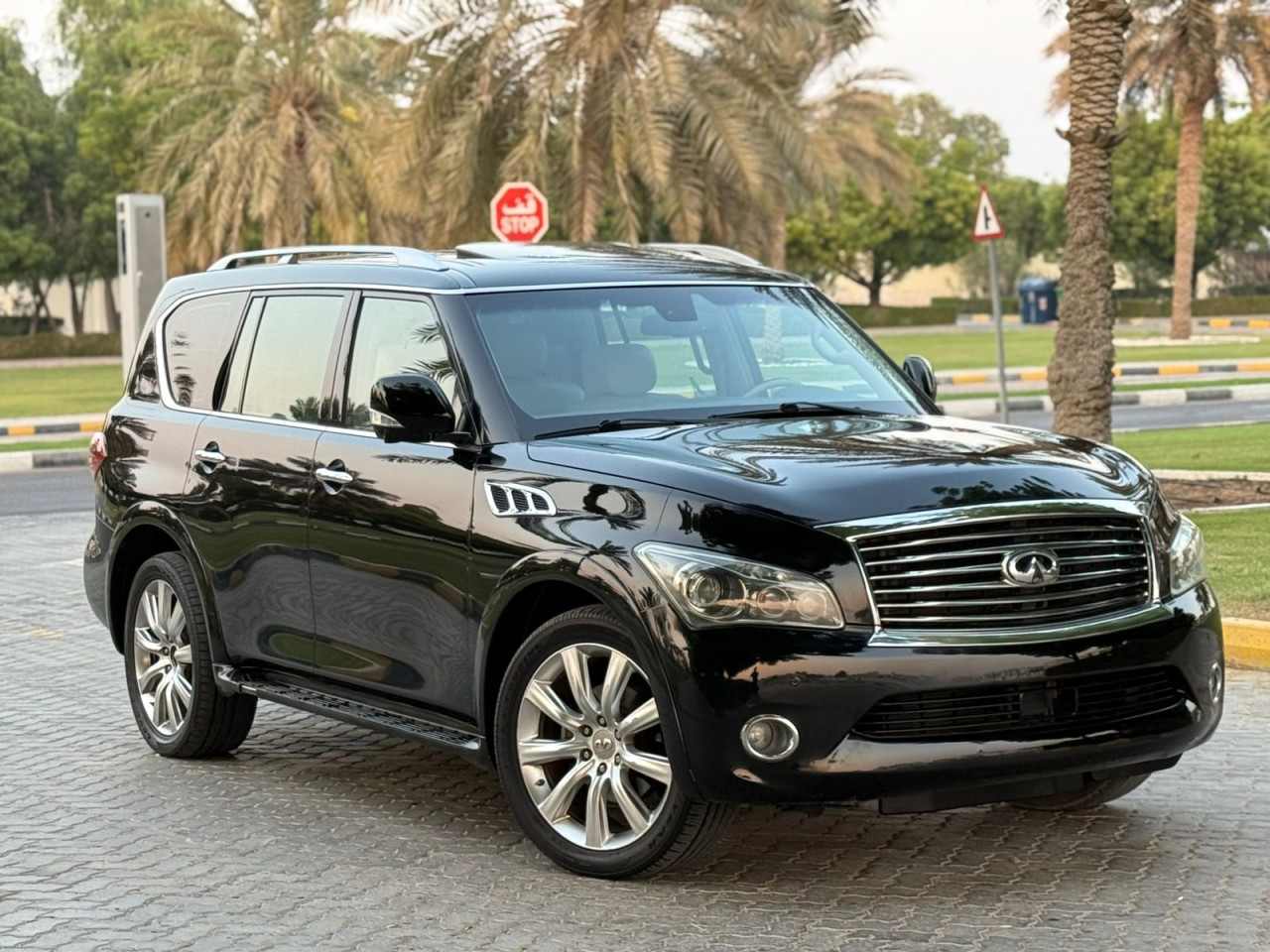 Infiniti QX56 - Image 5