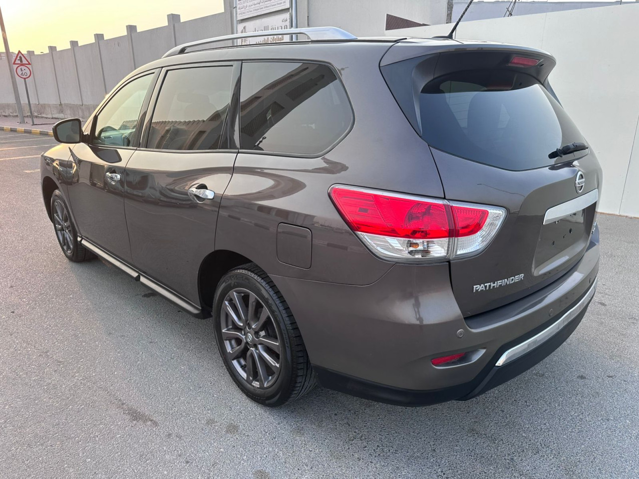 Nissan Pathfinder - Image 7