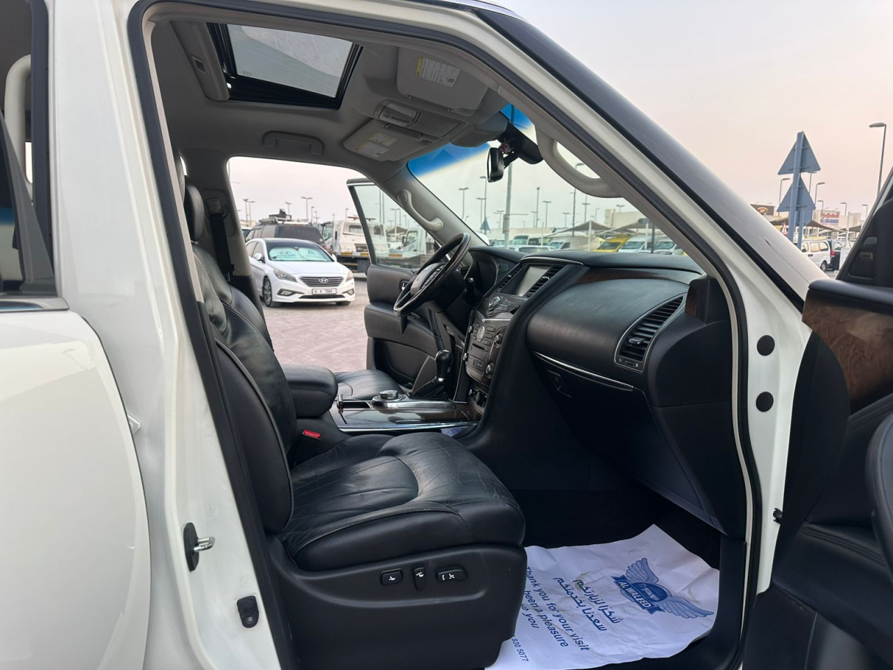 Infiniti QX80 - Image 9