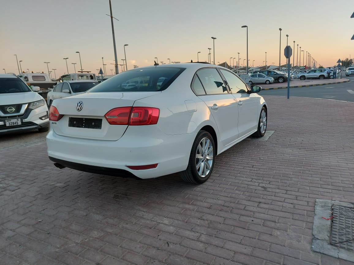 Volkswagen Jetta - Image 4