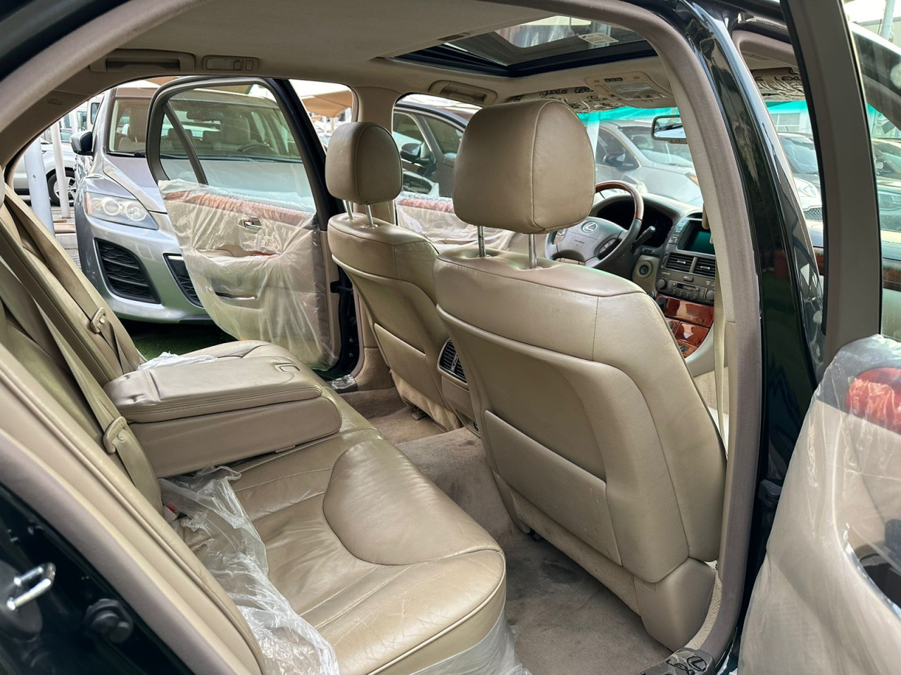 Lexus LS-Series - Image 11