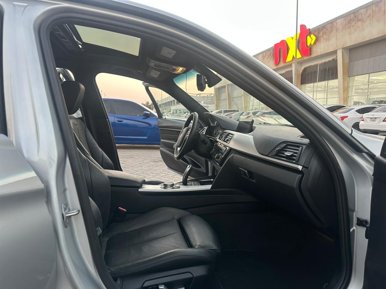 BMW 3-Series - Image 12