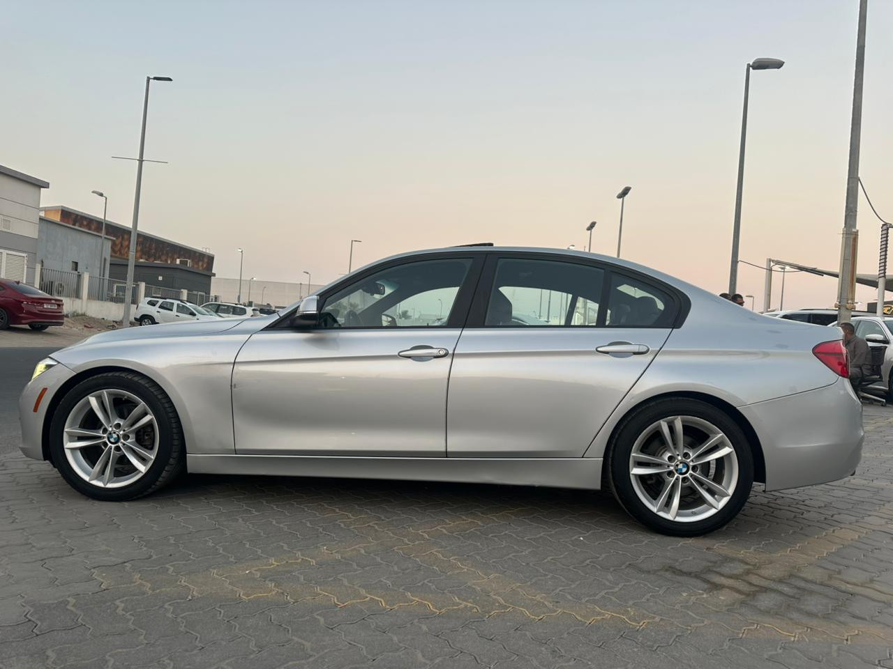 BMW 3-Series - Image 5